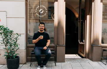 Šálek plný příběhů Martina Kopy